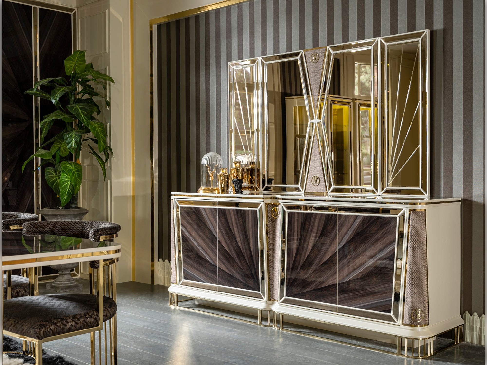 Bugatti Diningroom Consol With Mirror