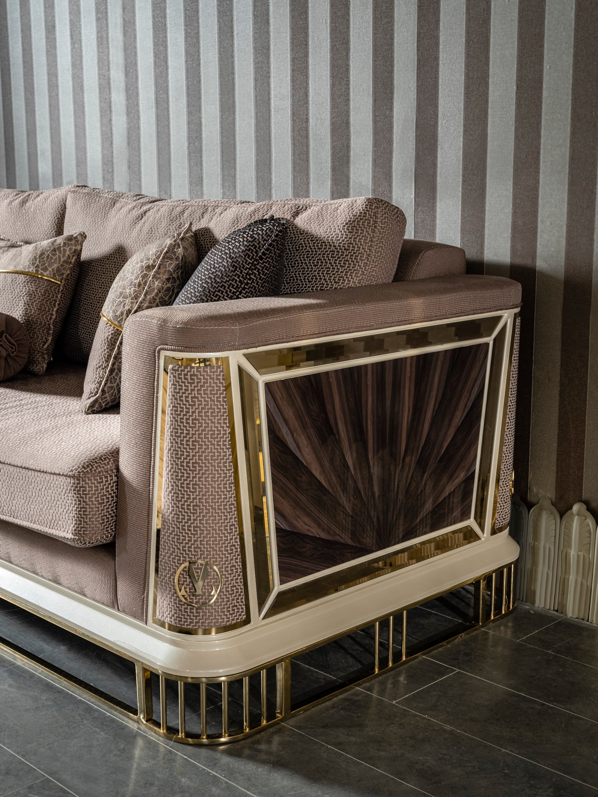 Bugatti Stationary Livingroom Set (1 Chester Sofa & 1 Sofa & 2 Chair)