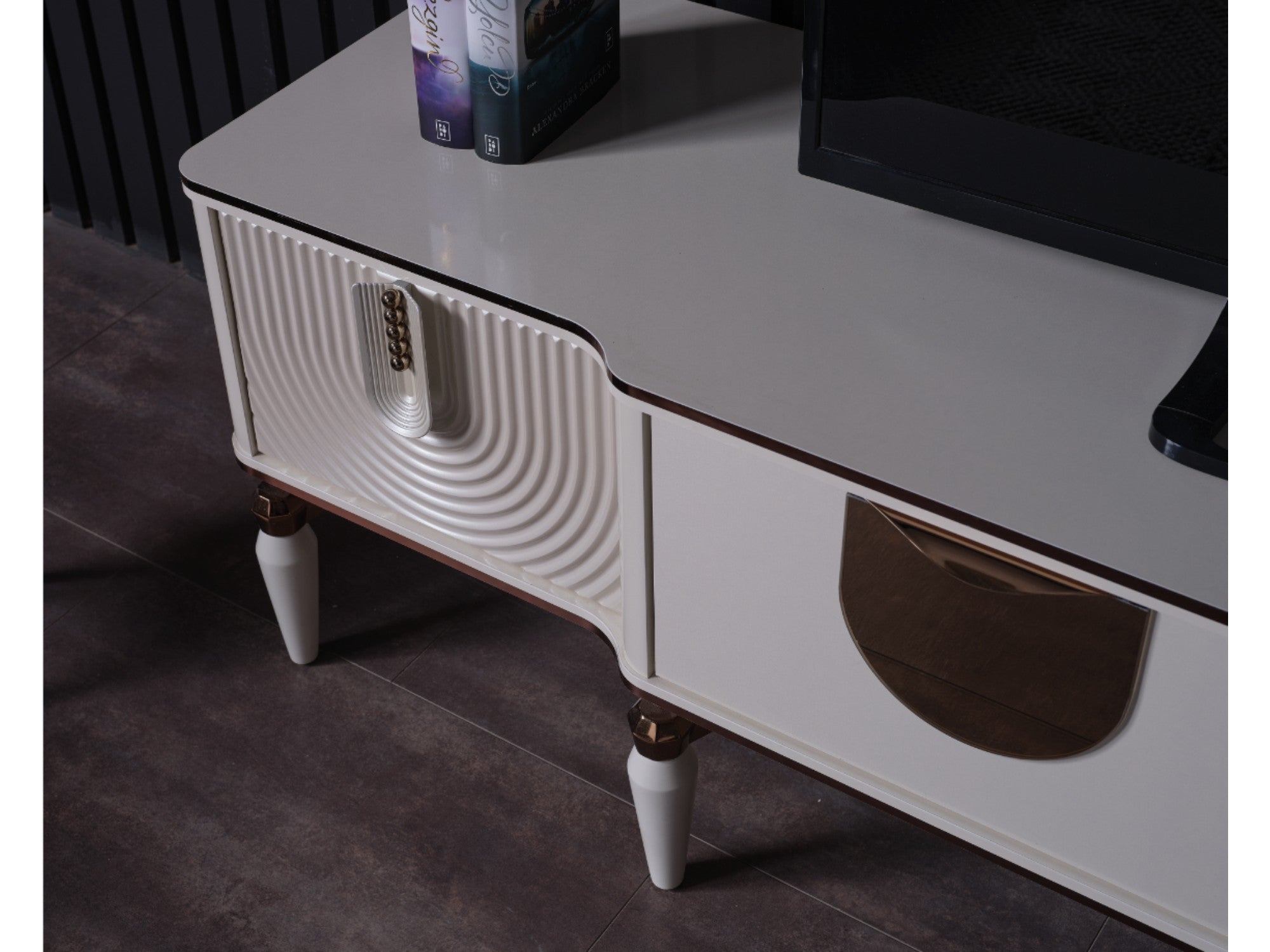 Kuvars Tv Stand