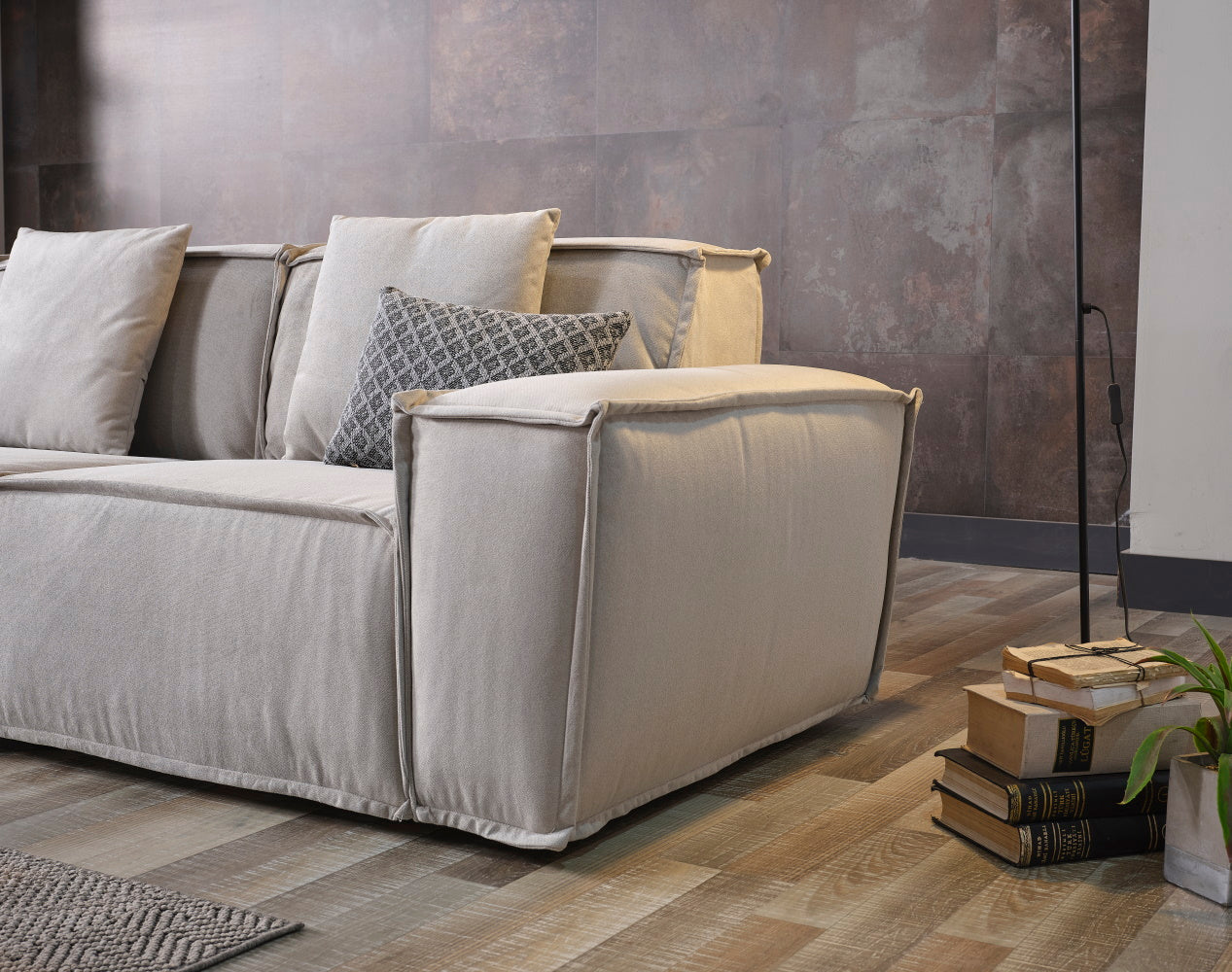 Padova Sectional With Ottoman Cream