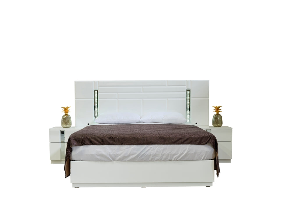 Sienna Bedroom (Queen Frame With Headboard & Dresser With Mirror & 2 Nightstand & Chest)