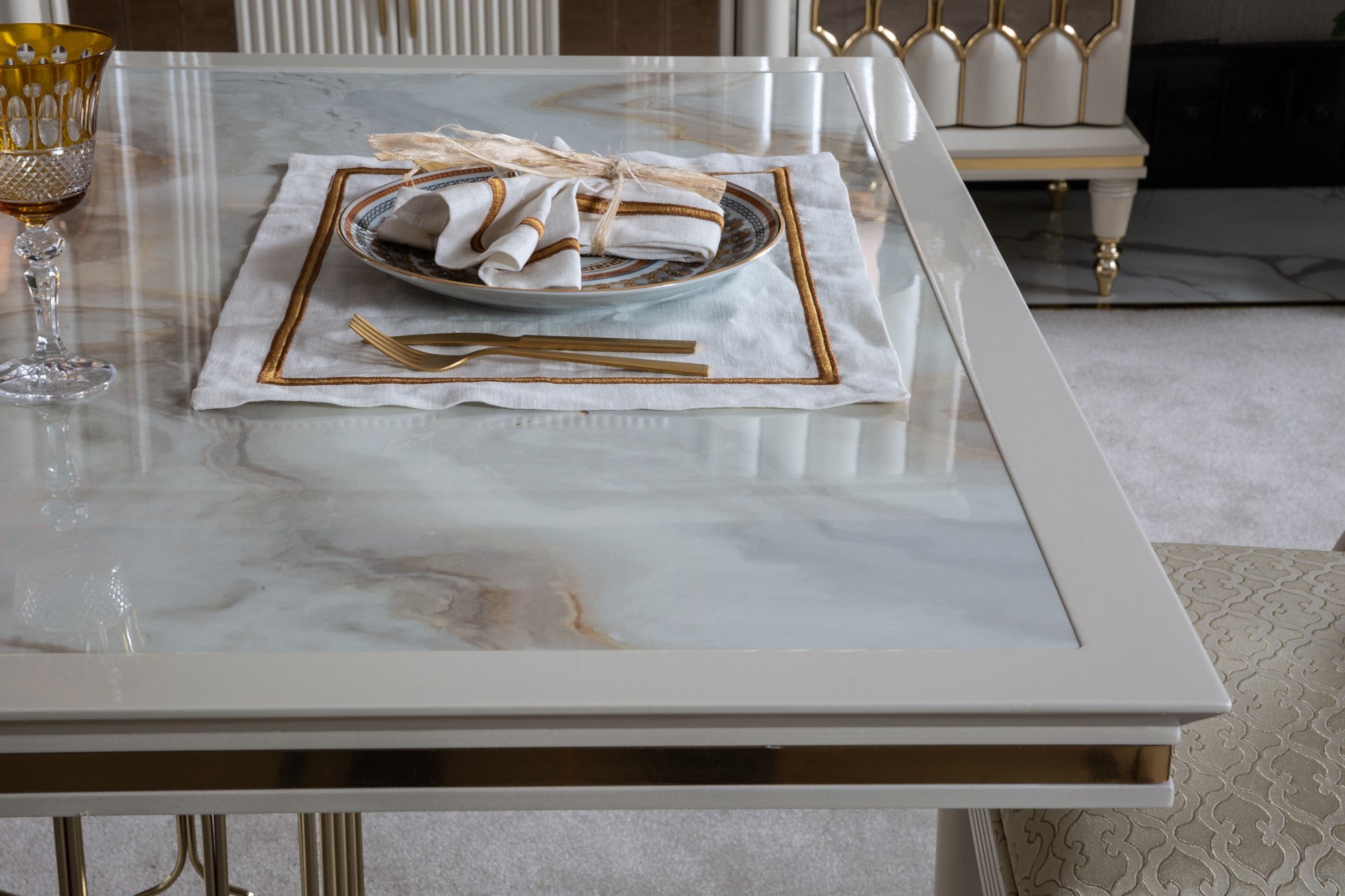 Diamond Diningroom Table