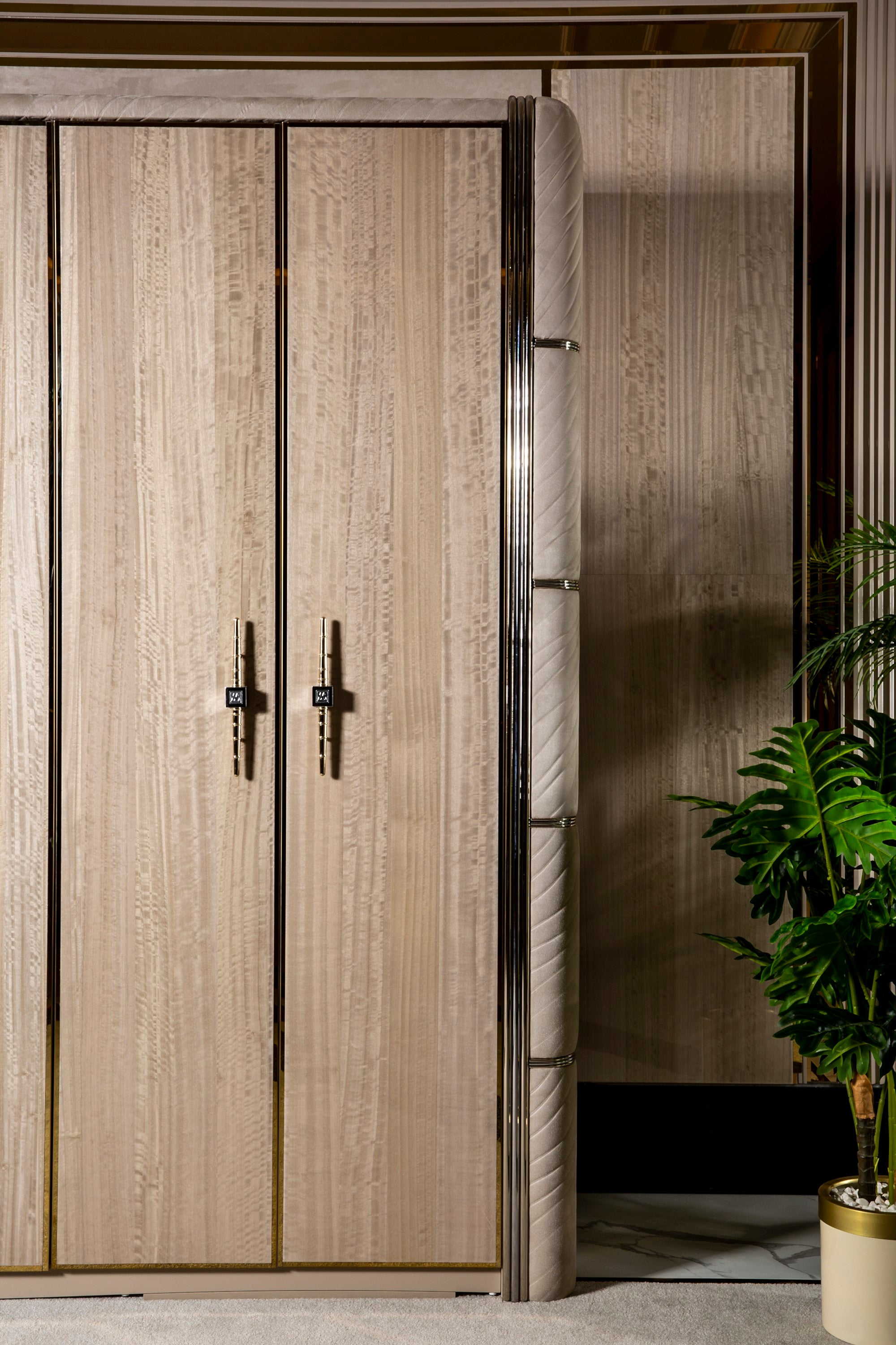 Vegas 6 Doors Wardrobe