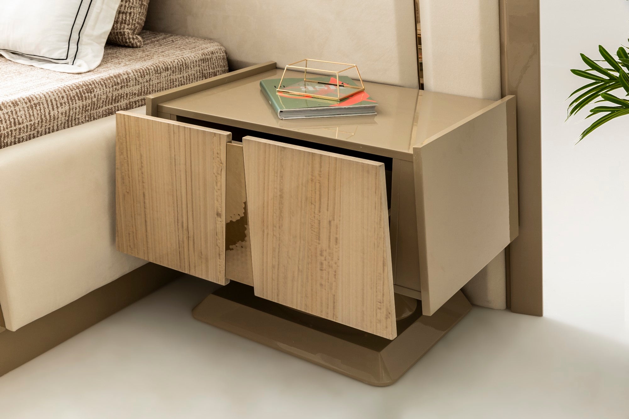 Keops Nightstand