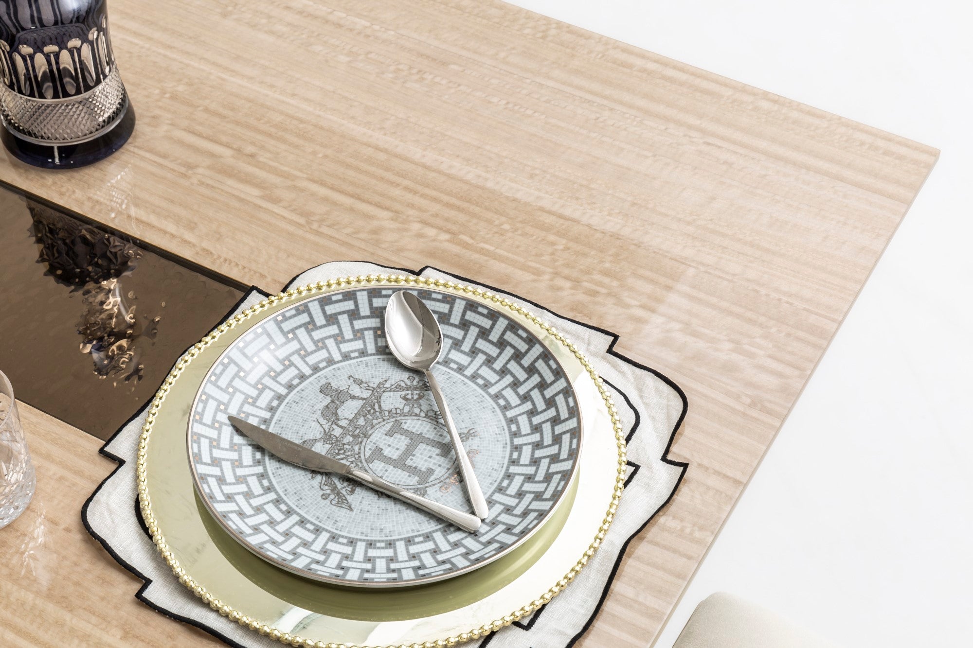 Keops Diningroom Table