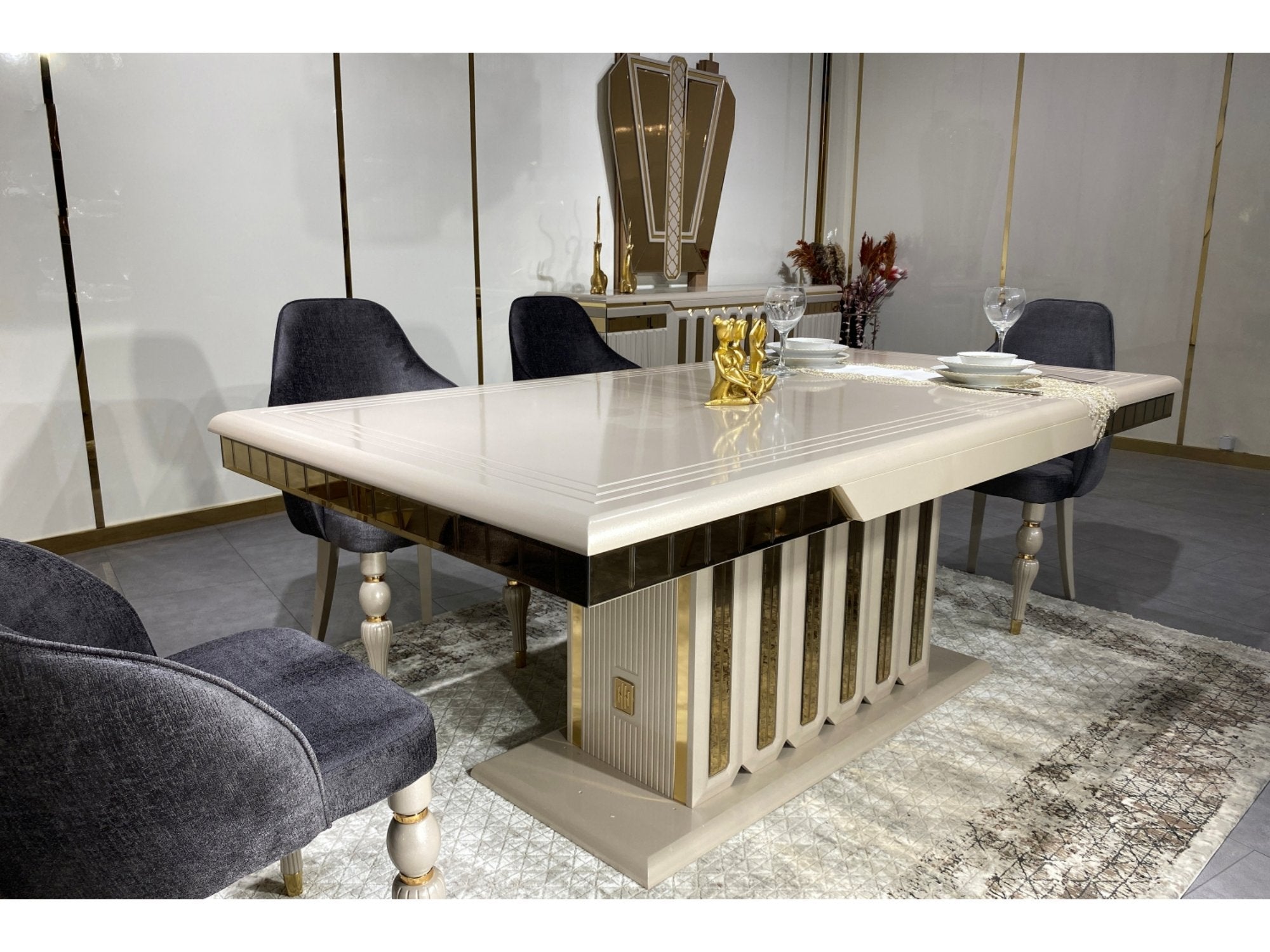 Berlin Diningroom Set (Table & 6 Chair & Console With Mirror)