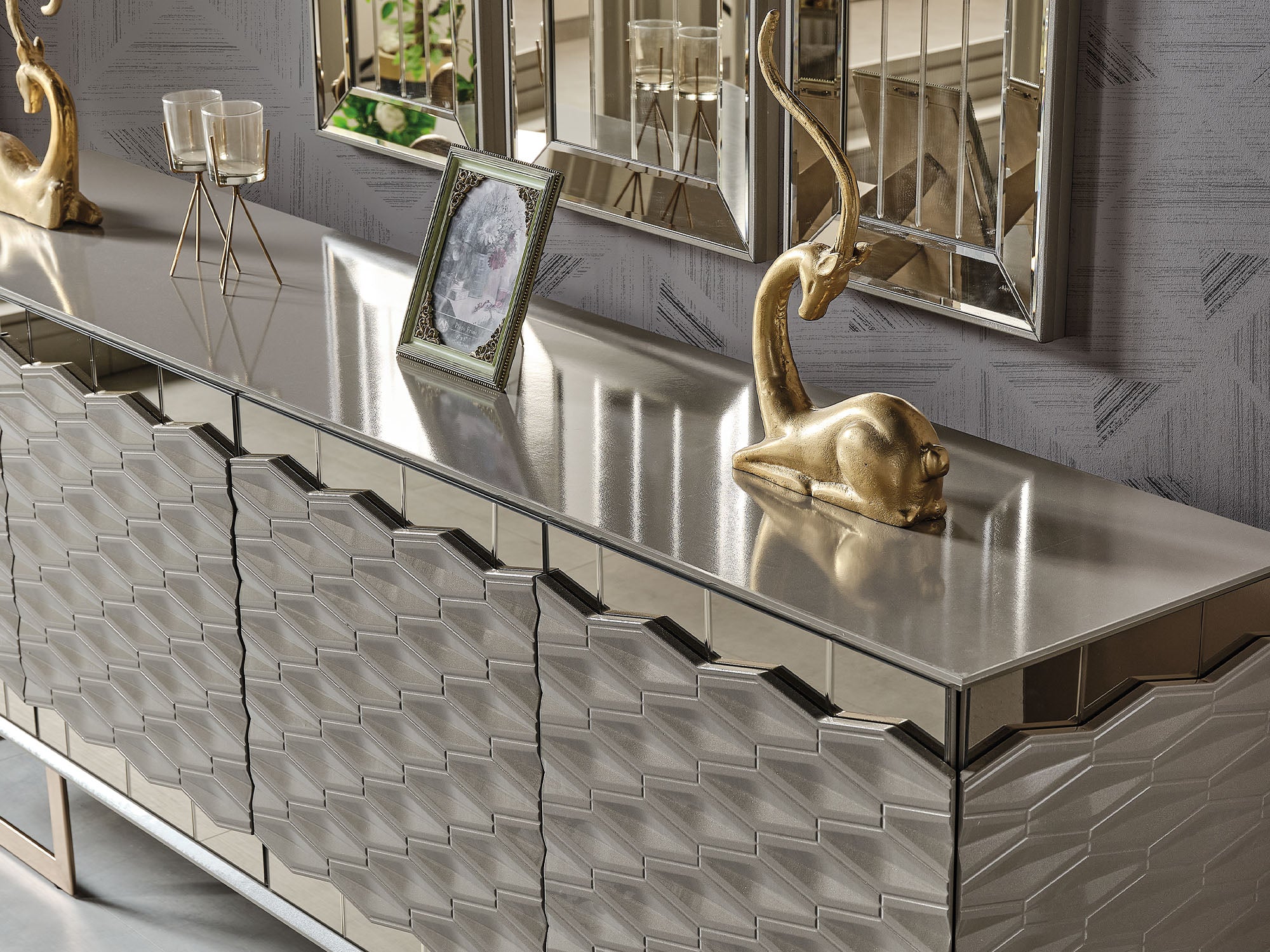 Gokce Consol With Mirror