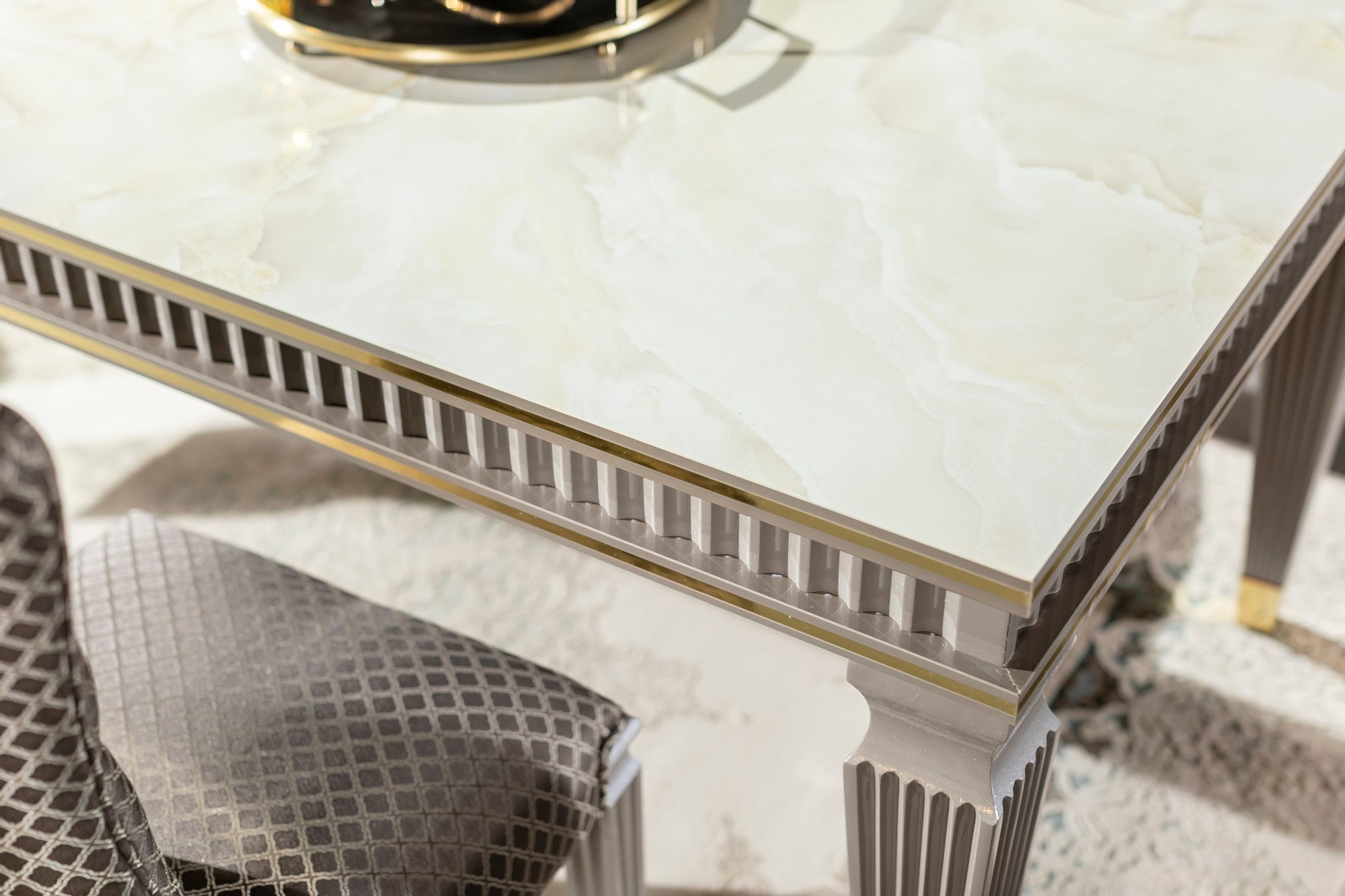 Istanbul Diningroom Table