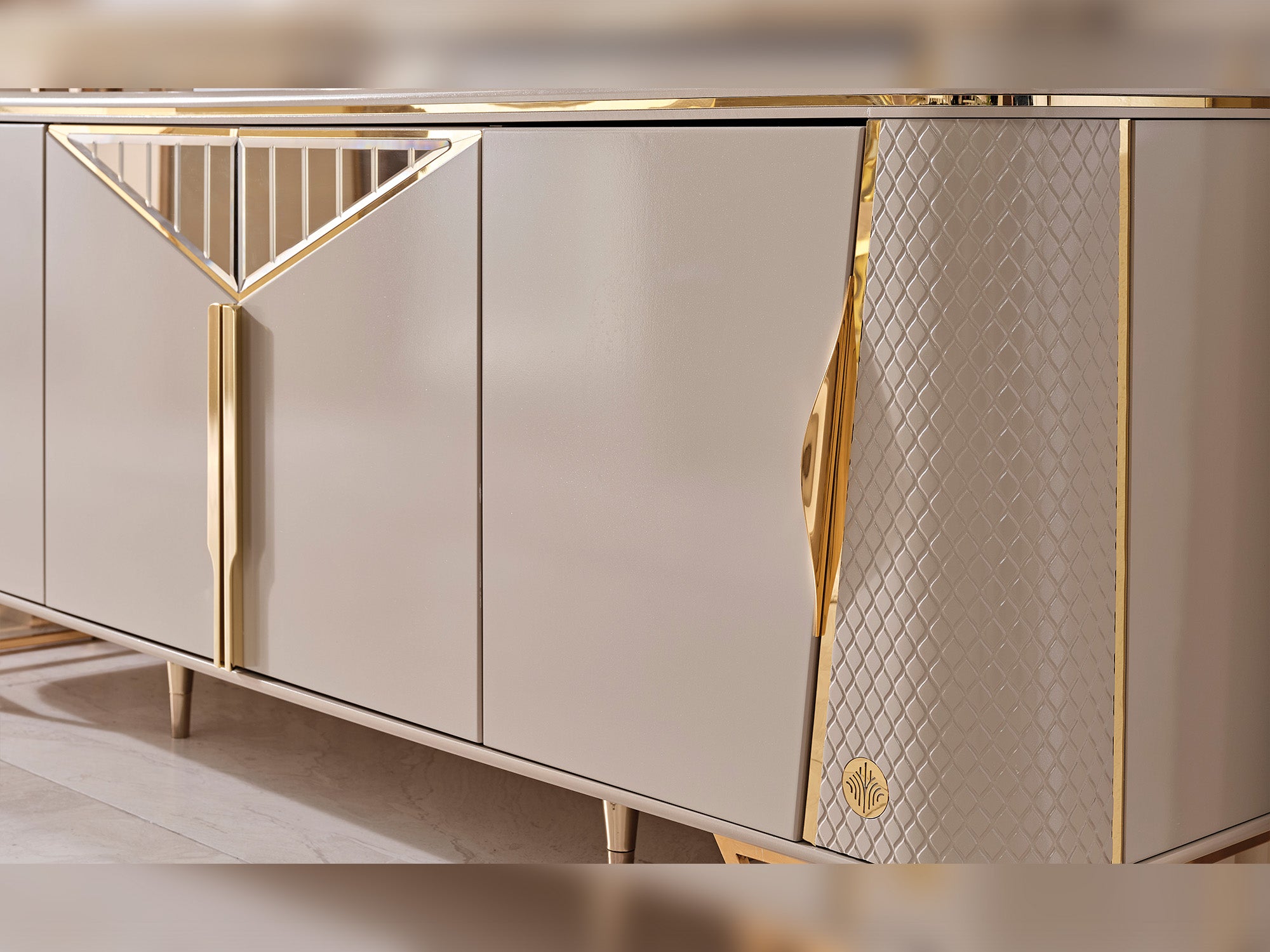 Romans Diningroom (Consol With Mirror & Dining Table & 6 Dining Chair)