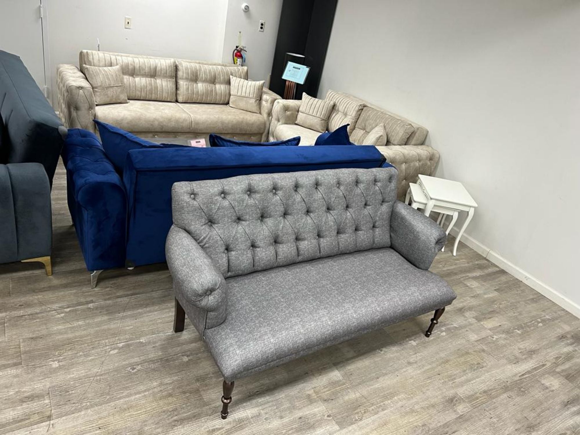 Ruby Loveseat