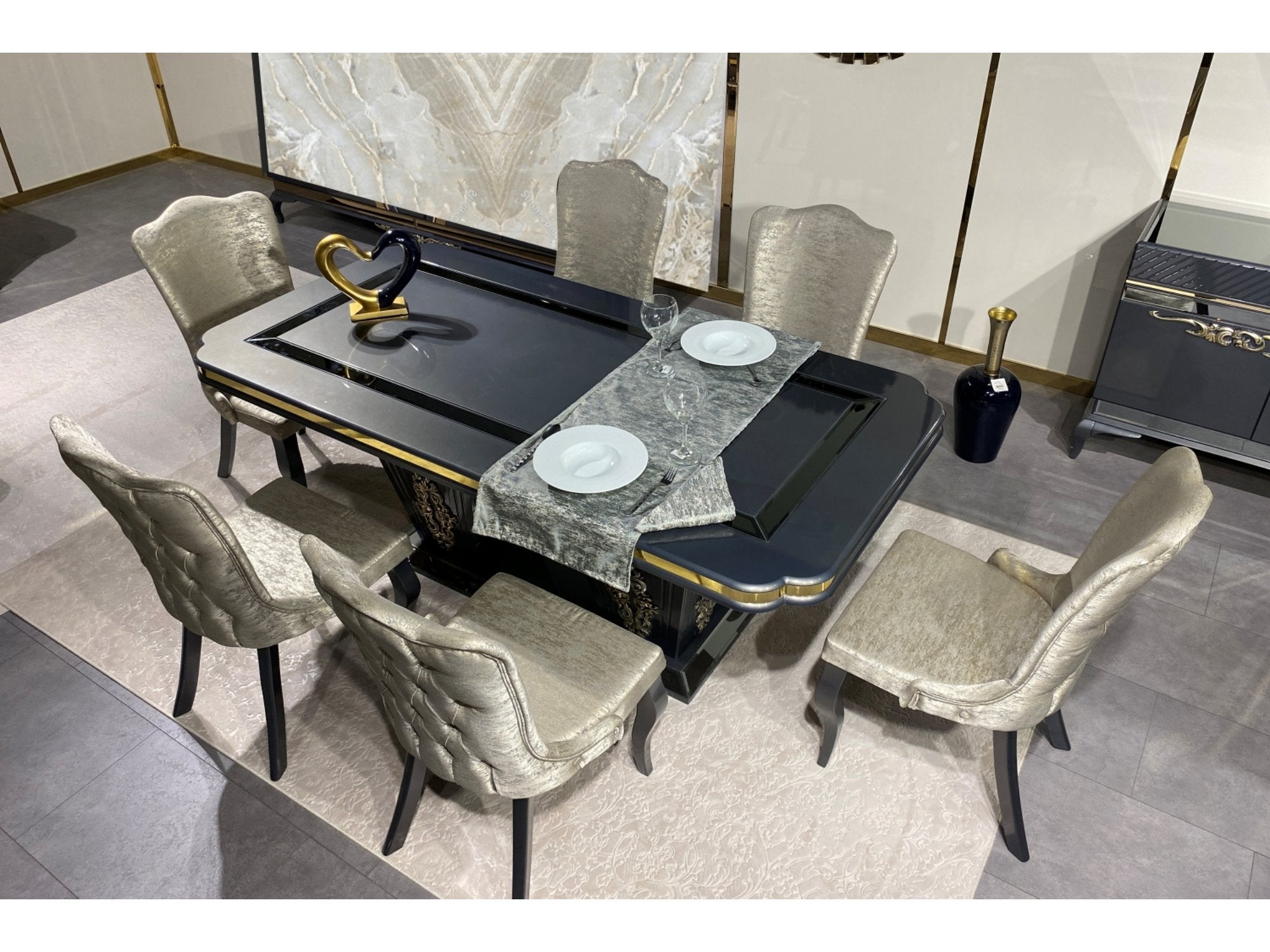 Verona Diningroom Table