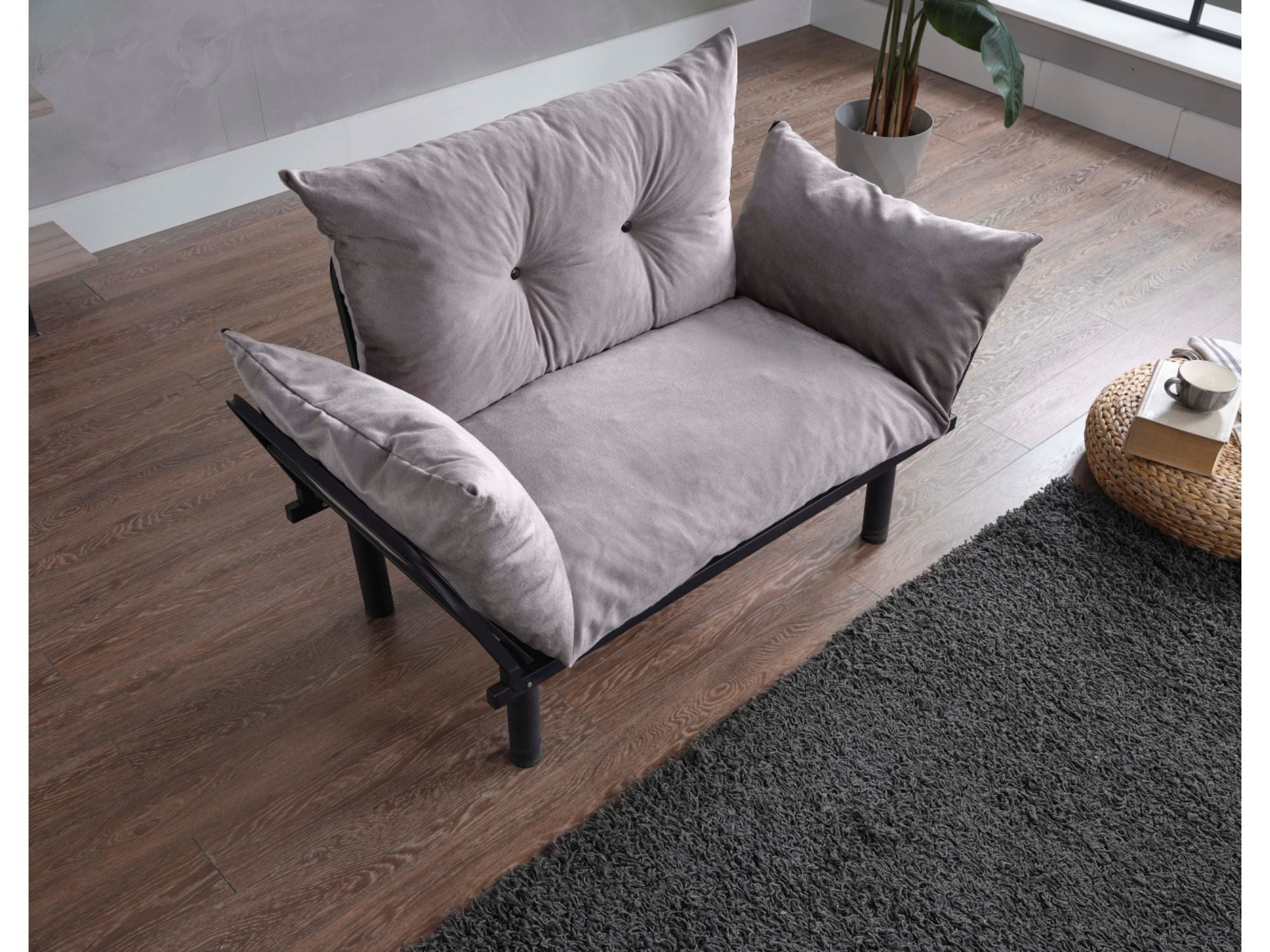 Sona Loveseat