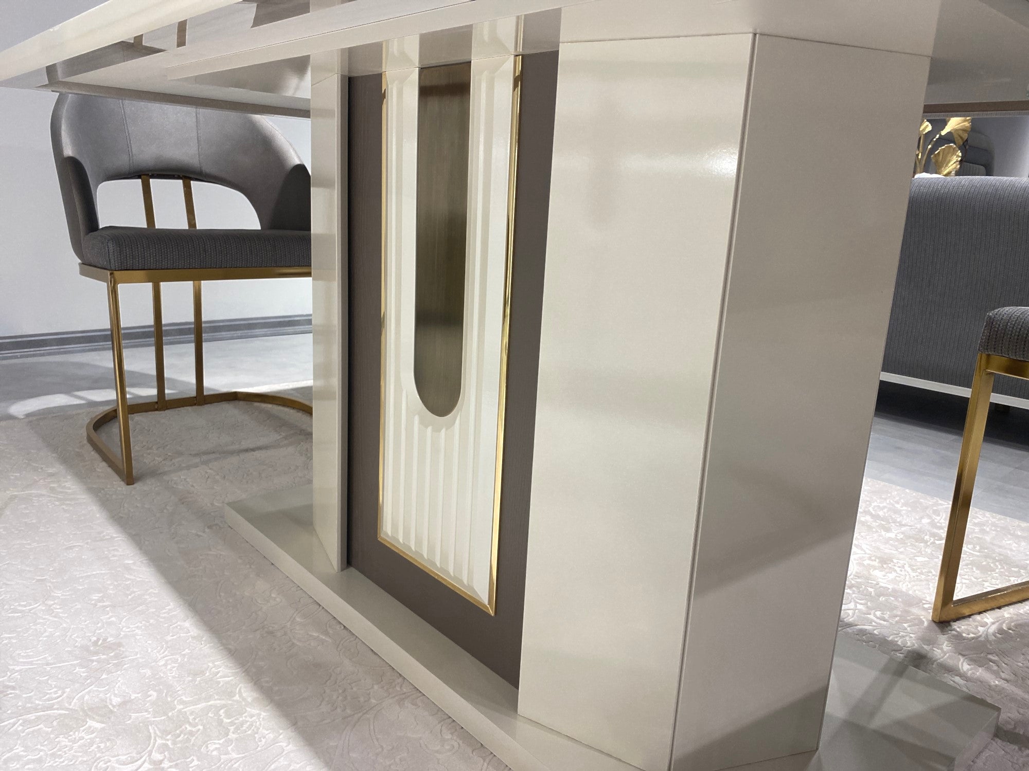 Zurich Diningroom Set (Table & 6 Chair & Console With Mirror)