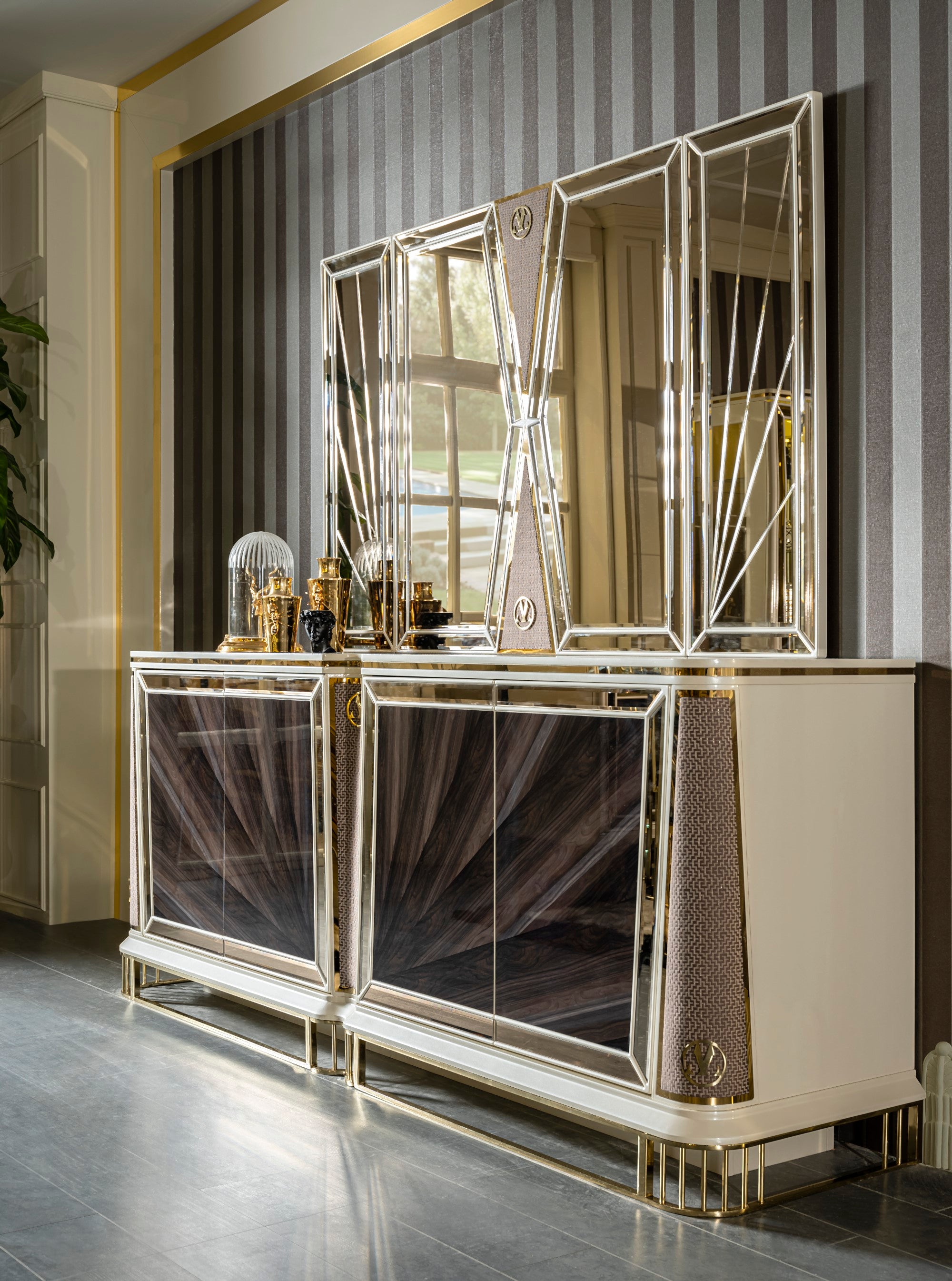 Bugatti Diningroom Set (Table & 6 Chair & Console With Mirror)