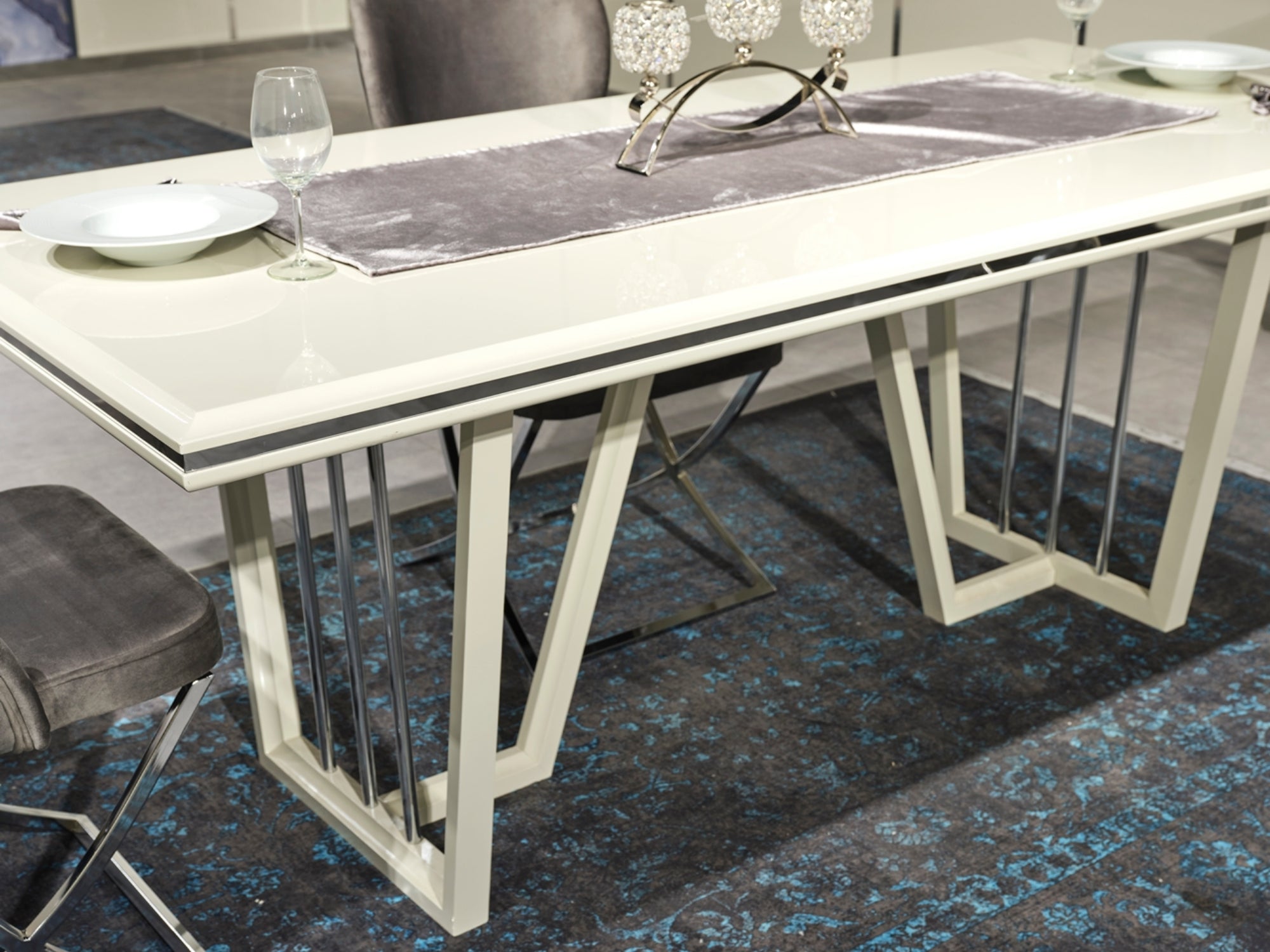 Nova Dining Table