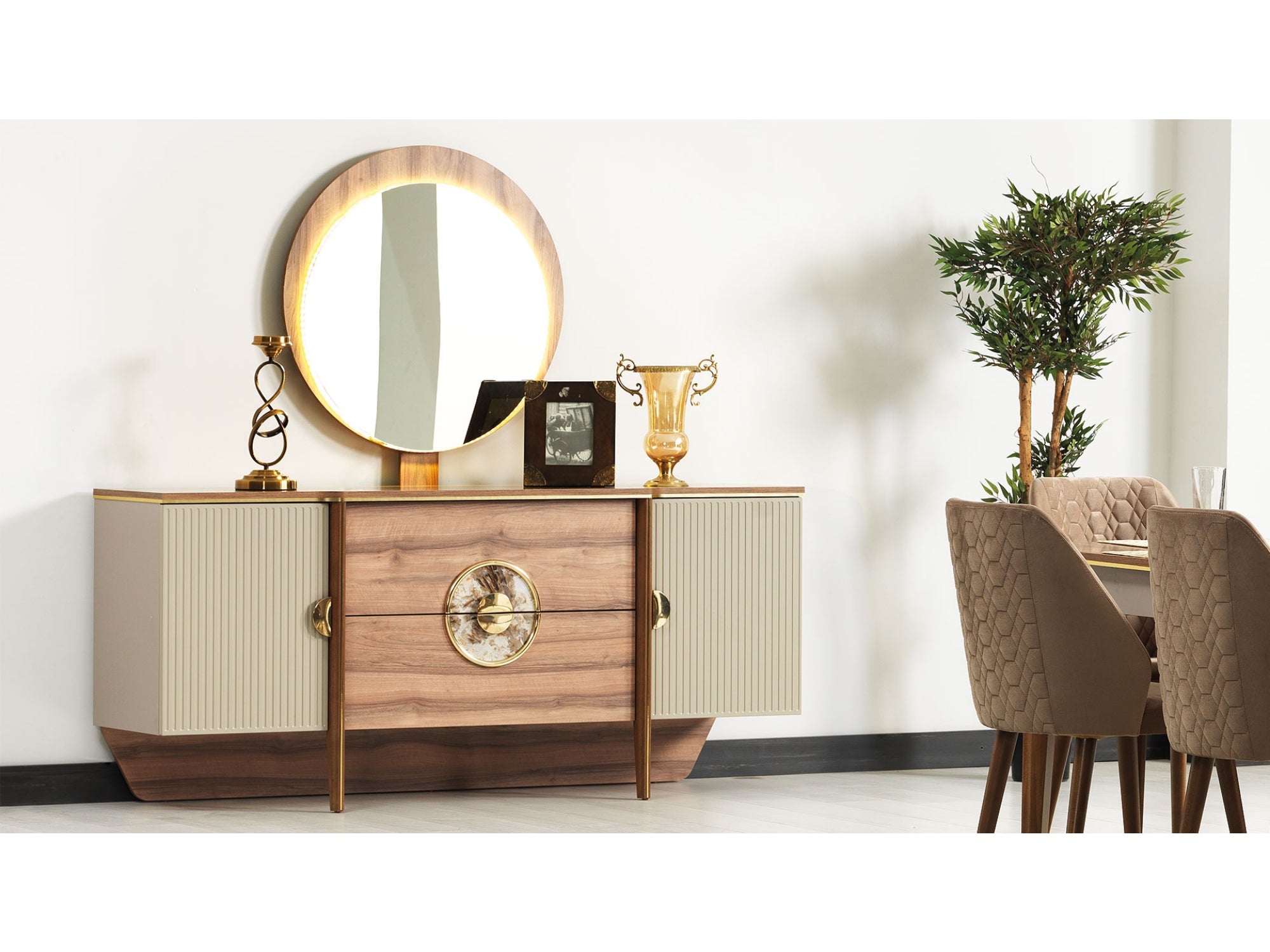 Story Diningroom Consol With Miror