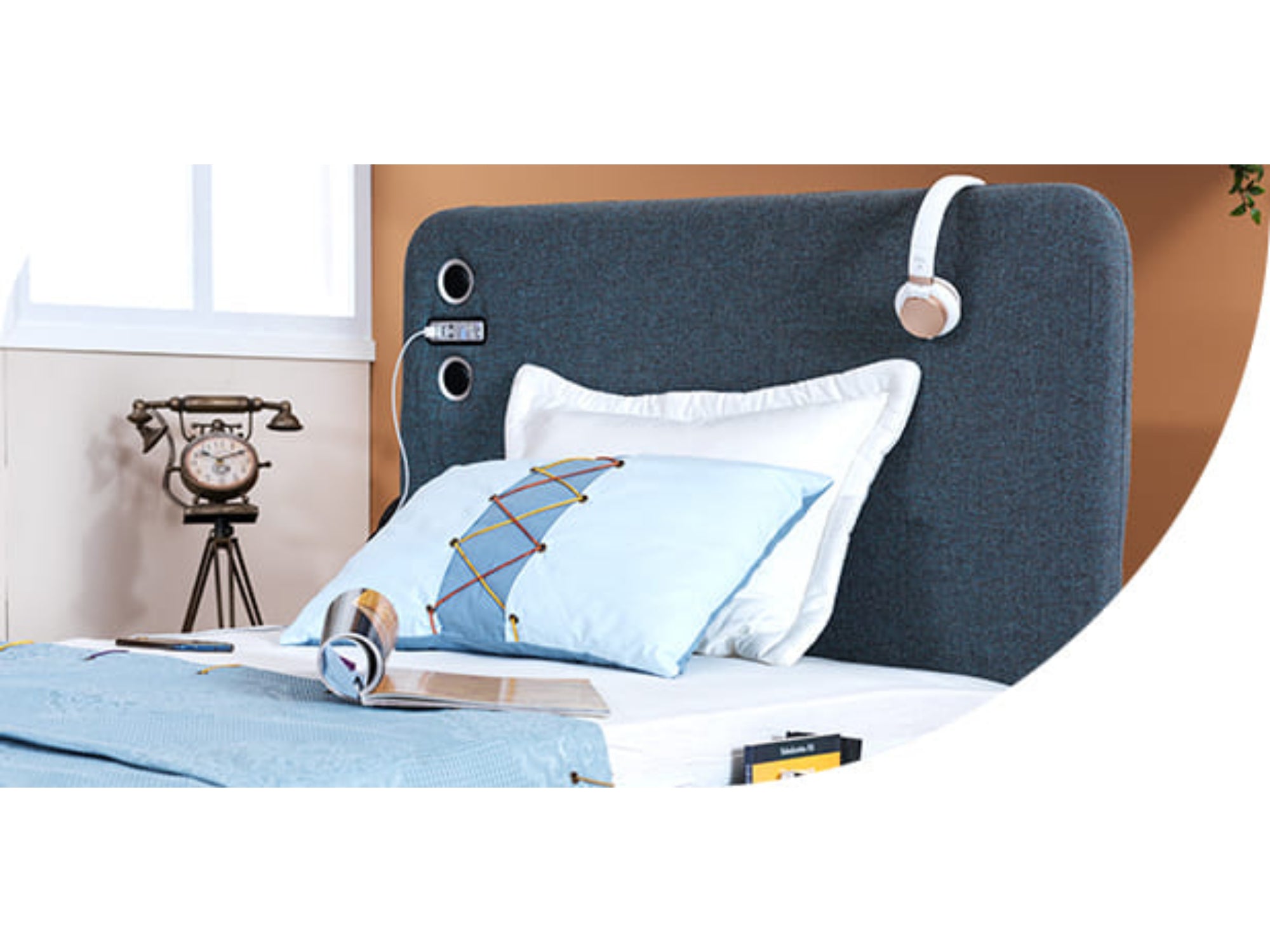 Kampus Kids Room Set (Twin Bed & Nightstand)